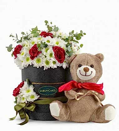 Kutuda Mutlu Ayıcık ve Papatyalı Güller