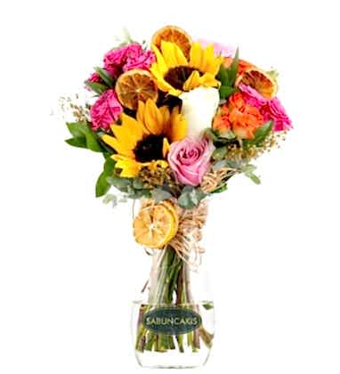 Renkli Çardak Güller Ayçiçekleri