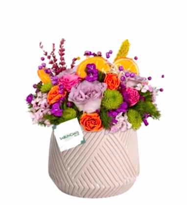 Renkli Güller ve Kır Çiçeği